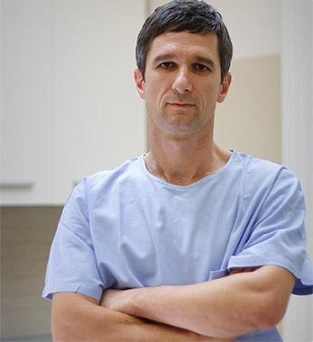 dr-Peter-Zoltan-plasztikai-sebesz-Debrecen