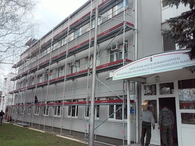 UNIVERSAL BAU 96 Bt. – kép