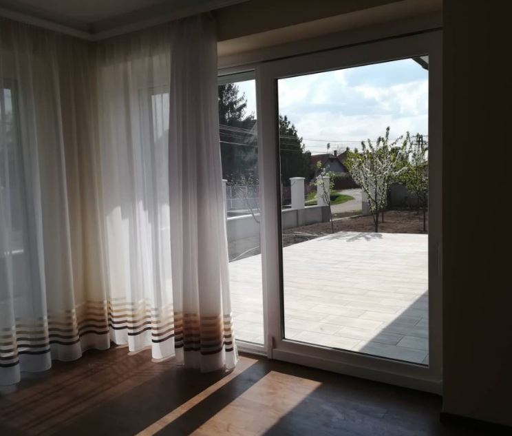 ablak beepites Debrecen